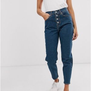 Womens Levi’s the mom jean high waisted button fly like new 80’s tapered ankle